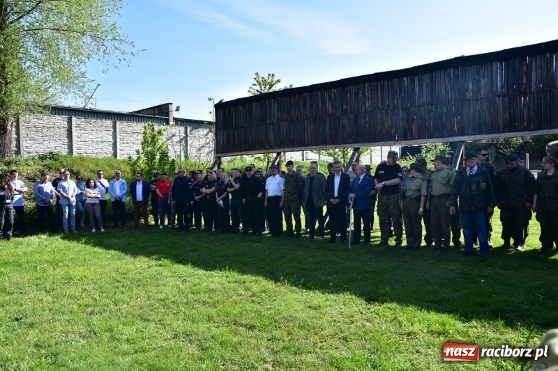Zdjęcie w galerii na portalu naszraciborz.pl: Turniej strzelecki o puchar Dyrektora Zakładu Karnego w Raciborzu. Starosta lepszy od komendantów [FOTO i WIDEO] wiadomości z regionu