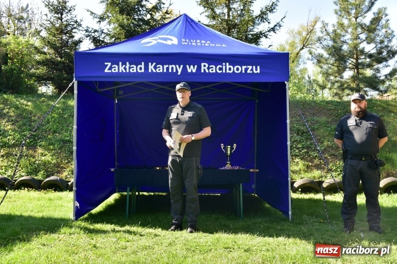 Zdjęcie w galerii na portalu naszraciborz.pl: Turniej strzelecki o puchar Dyrektora Zakładu Karnego w Raciborzu. Starosta lepszy od komendantów [FOTO i WIDEO] wiadomości z regionu