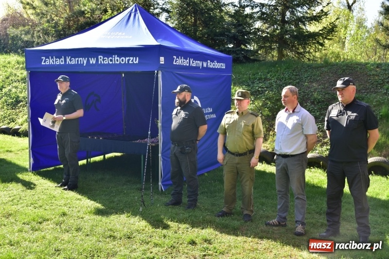 Zdjęcie w galerii na portalu naszraciborz.pl: Turniej strzelecki o puchar Dyrektora Zakładu Karnego w Raciborzu. Starosta lepszy od komendantów [FOTO i WIDEO] wiadomości z regionu