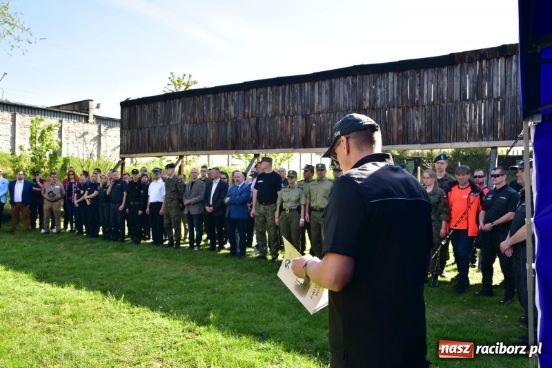 Zdjęcie w galerii na portalu naszraciborz.pl: Turniej strzelecki o puchar Dyrektora Zakładu Karnego w Raciborzu. Starosta lepszy od komendantów [FOTO i WIDEO] wiadomości z regionu