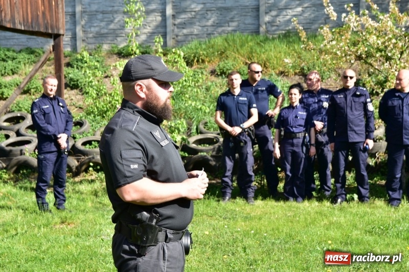 Zdjęcie w galerii na portalu naszraciborz.pl: Turniej strzelecki o puchar Dyrektora Zakładu Karnego w Raciborzu. Starosta lepszy od komendantów [FOTO i WIDEO] wiadomości z regionu