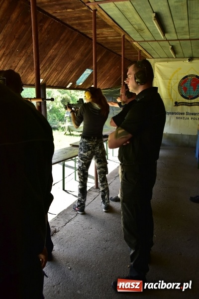 Zdjęcie w galerii na portalu naszraciborz.pl: Turniej strzelecki o puchar Dyrektora Zakładu Karnego w Raciborzu. Starosta lepszy od komendantów [FOTO i WIDEO] wiadomości z regionu