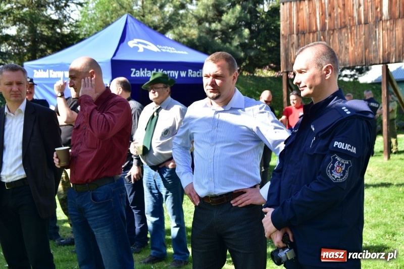 Zdjęcie w galerii na portalu naszraciborz.pl: Turniej strzelecki o puchar Dyrektora Zakładu Karnego w Raciborzu. Starosta lepszy od komendantów [FOTO i WIDEO] wiadomości z regionu