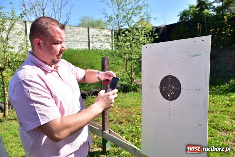 Zdjęcie w galerii na portalu naszraciborz.pl: Turniej strzelecki o puchar Dyrektora Zakładu Karnego w Raciborzu. Starosta lepszy od komendantów [FOTO i WIDEO] wiadomości z regionu