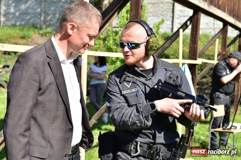 Zdjęcie w galerii na portalu naszraciborz.pl: Turniej strzelecki o puchar Dyrektora Zakładu Karnego w Raciborzu. Starosta lepszy od komendantów [FOTO i WIDEO] wiadomości z regionu