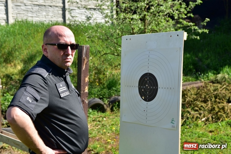 Zdjęcie w galerii na portalu naszraciborz.pl: Turniej strzelecki o puchar Dyrektora Zakładu Karnego w Raciborzu. Starosta lepszy od komendantów [FOTO i WIDEO] wiadomości z regionu