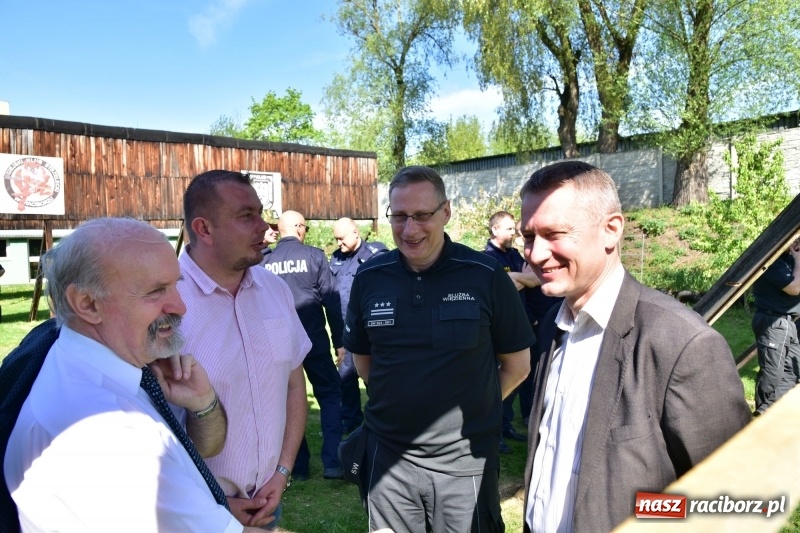Zdjęcie w galerii na portalu naszraciborz.pl: Turniej strzelecki o puchar Dyrektora Zakładu Karnego w Raciborzu. Starosta lepszy od komendantów [FOTO i WIDEO] wiadomości z regionu