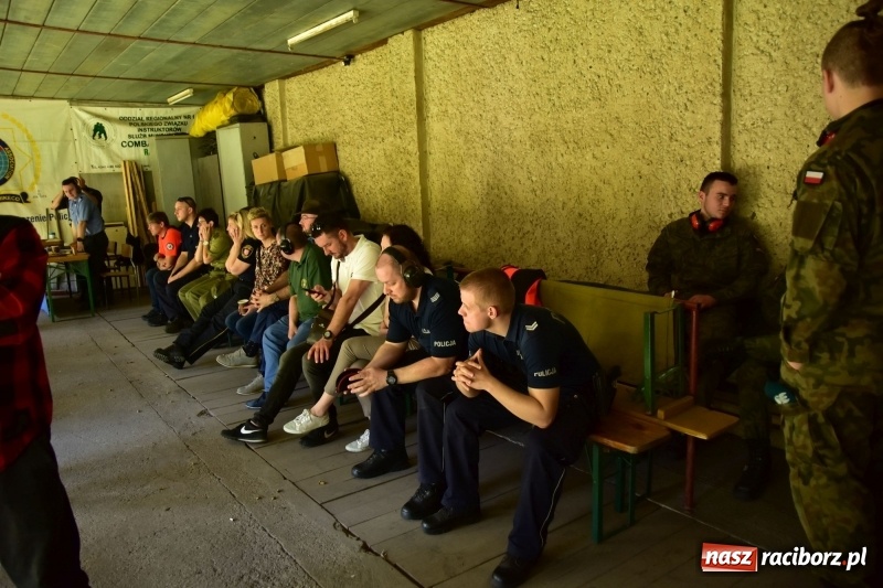Zdjęcie w galerii na portalu naszraciborz.pl: Turniej strzelecki o puchar Dyrektora Zakładu Karnego w Raciborzu. Starosta lepszy od komendantów [FOTO i WIDEO] wiadomości z regionu