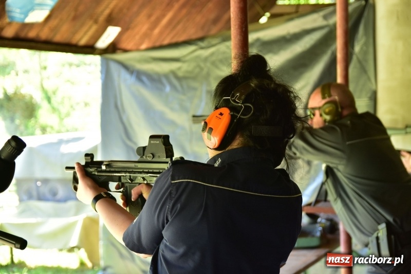 Zdjęcie w galerii na portalu naszraciborz.pl: Turniej strzelecki o puchar Dyrektora Zakładu Karnego w Raciborzu. Starosta lepszy od komendantów [FOTO i WIDEO] wiadomości z regionu