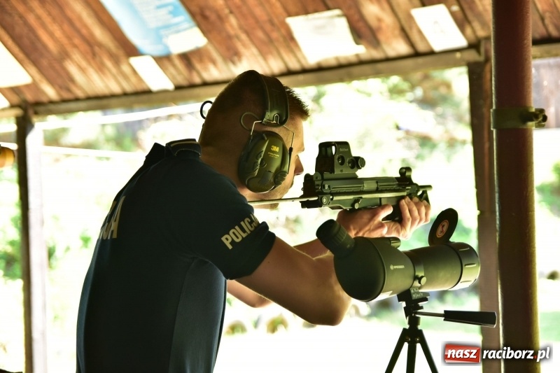 Zdjęcie w galerii na portalu naszraciborz.pl: Turniej strzelecki o puchar Dyrektora Zakładu Karnego w Raciborzu. Starosta lepszy od komendantów [FOTO i WIDEO] wiadomości z regionu