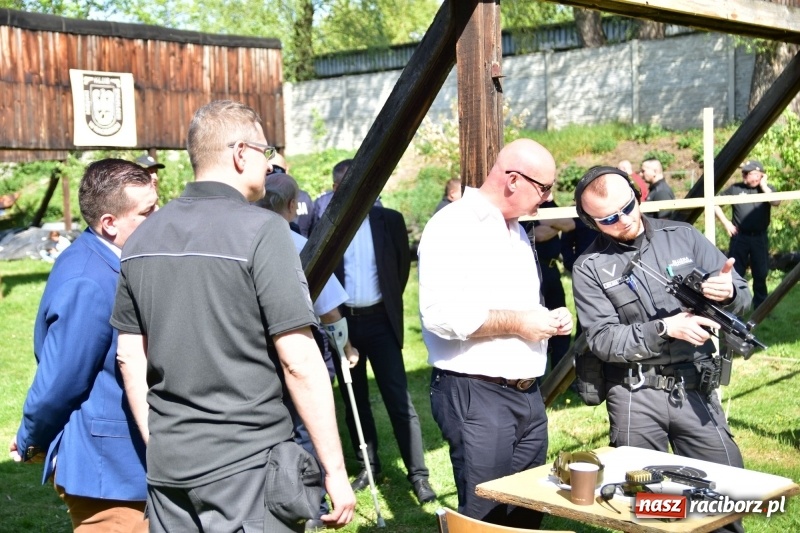 Zdjęcie w galerii na portalu naszraciborz.pl: Turniej strzelecki o puchar Dyrektora Zakładu Karnego w Raciborzu. Starosta lepszy od komendantów [FOTO i WIDEO] wiadomości z regionu