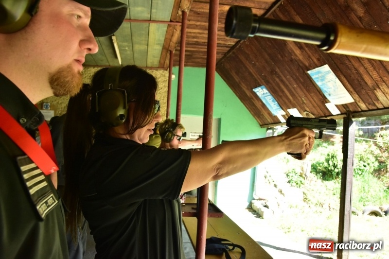 Zdjęcie w galerii na portalu naszraciborz.pl: Turniej strzelecki o puchar Dyrektora Zakładu Karnego w Raciborzu. Starosta lepszy od komendantów [FOTO i WIDEO] wiadomości z regionu