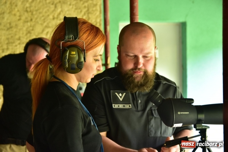 Zdjęcie w galerii na portalu naszraciborz.pl: Turniej strzelecki o puchar Dyrektora Zakładu Karnego w Raciborzu. Starosta lepszy od komendantów [FOTO i WIDEO] wiadomości z regionu