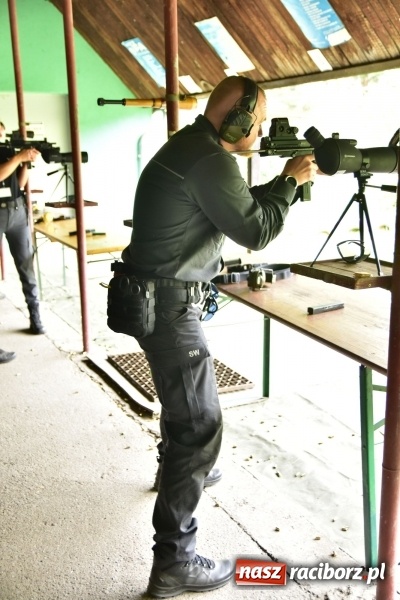 Zdjęcie w galerii na portalu naszraciborz.pl: Turniej strzelecki o puchar Dyrektora Zakładu Karnego w Raciborzu. Starosta lepszy od komendantów [FOTO i WIDEO] wiadomości z regionu