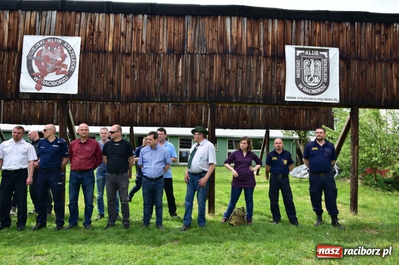 Zdjęcie w galerii na portalu naszraciborz.pl: Turniej strzelecki o puchar Dyrektora Zakładu Karnego w Raciborzu. Starosta lepszy od komendantów [FOTO i WIDEO] wiadomości z regionu