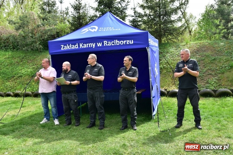 Zdjęcie w galerii na portalu naszraciborz.pl: Turniej strzelecki o puchar Dyrektora Zakładu Karnego w Raciborzu. Starosta lepszy od komendantów [FOTO i WIDEO] wiadomości z regionu