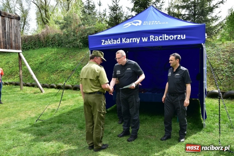 Zdjęcie w galerii na portalu naszraciborz.pl: Turniej strzelecki o puchar Dyrektora Zakładu Karnego w Raciborzu. Starosta lepszy od komendantów [FOTO i WIDEO] wiadomości z regionu