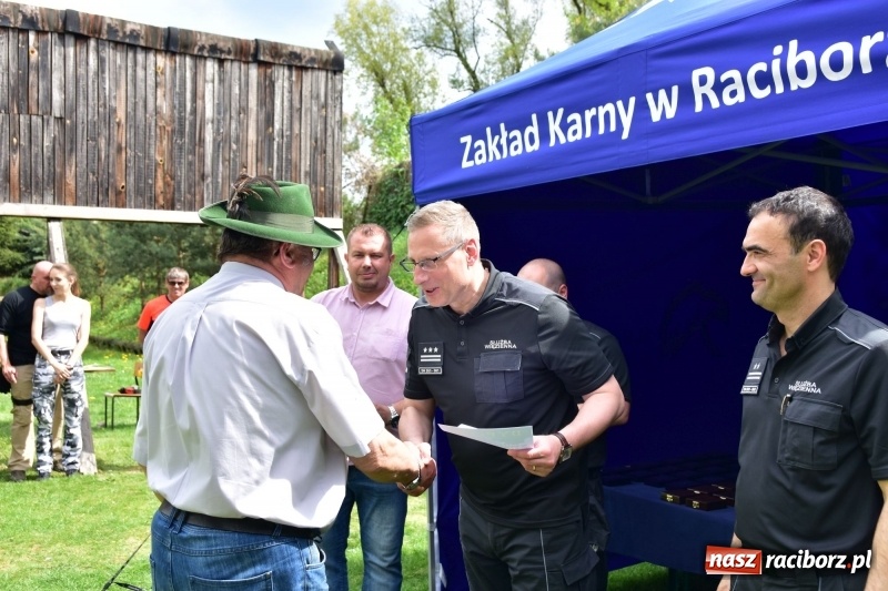 Zdjęcie w galerii na portalu naszraciborz.pl: Turniej strzelecki o puchar Dyrektora Zakładu Karnego w Raciborzu. Starosta lepszy od komendantów [FOTO i WIDEO] wiadomości z regionu
