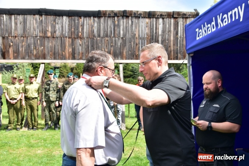 Zdjęcie w galerii na portalu naszraciborz.pl: Turniej strzelecki o puchar Dyrektora Zakładu Karnego w Raciborzu. Starosta lepszy od komendantów [FOTO i WIDEO] wiadomości z regionu