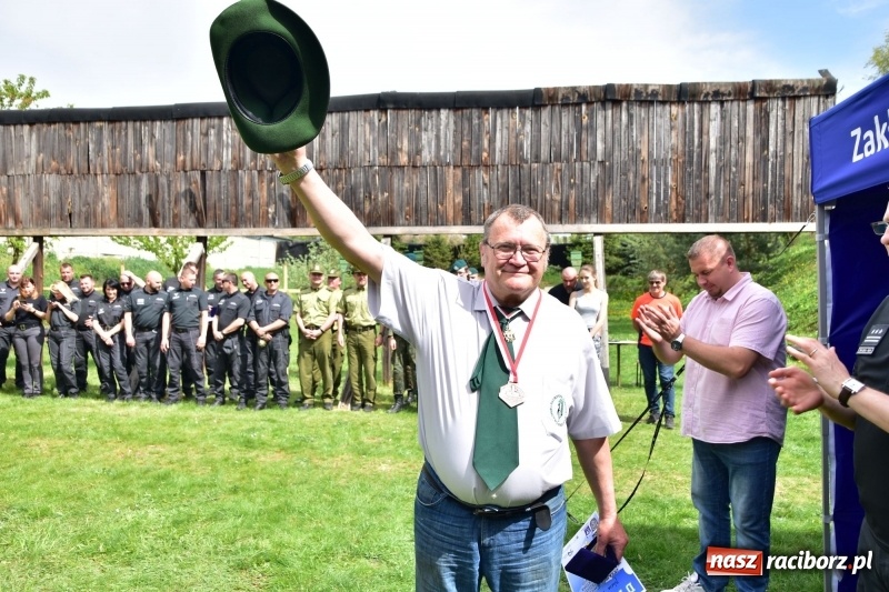 Zdjęcie w galerii na portalu naszraciborz.pl: Turniej strzelecki o puchar Dyrektora Zakładu Karnego w Raciborzu. Starosta lepszy od komendantów [FOTO i WIDEO] wiadomości z regionu