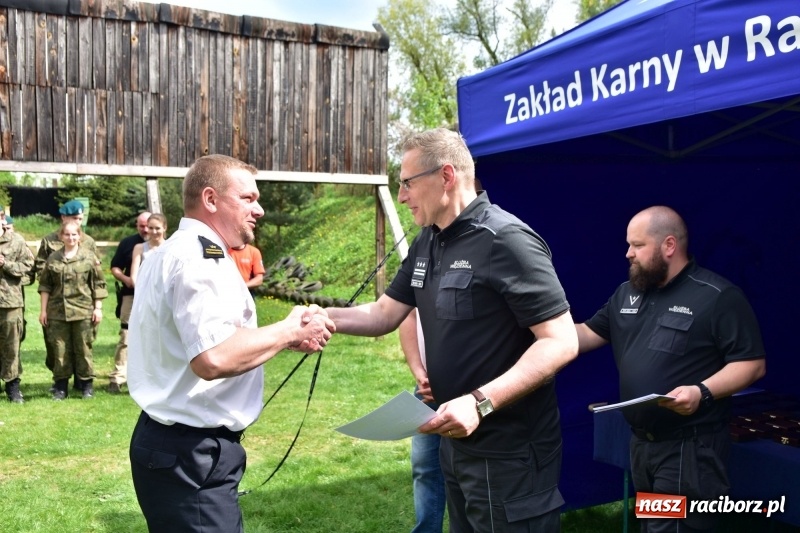 Zdjęcie w galerii na portalu naszraciborz.pl: Turniej strzelecki o puchar Dyrektora Zakładu Karnego w Raciborzu. Starosta lepszy od komendantów [FOTO i WIDEO] wiadomości z regionu