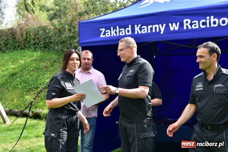 Zdjęcie w galerii na portalu naszraciborz.pl: Turniej strzelecki o puchar Dyrektora Zakładu Karnego w Raciborzu. Starosta lepszy od komendantów [FOTO i WIDEO] wiadomości z regionu