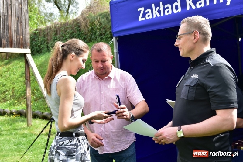 Zdjęcie w galerii na portalu naszraciborz.pl: Turniej strzelecki o puchar Dyrektora Zakładu Karnego w Raciborzu. Starosta lepszy od komendantów [FOTO i WIDEO] wiadomości z regionu