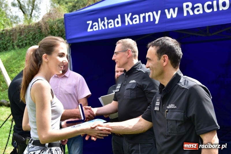 Zdjęcie w galerii na portalu naszraciborz.pl: Turniej strzelecki o puchar Dyrektora Zakładu Karnego w Raciborzu. Starosta lepszy od komendantów [FOTO i WIDEO] wiadomości z regionu