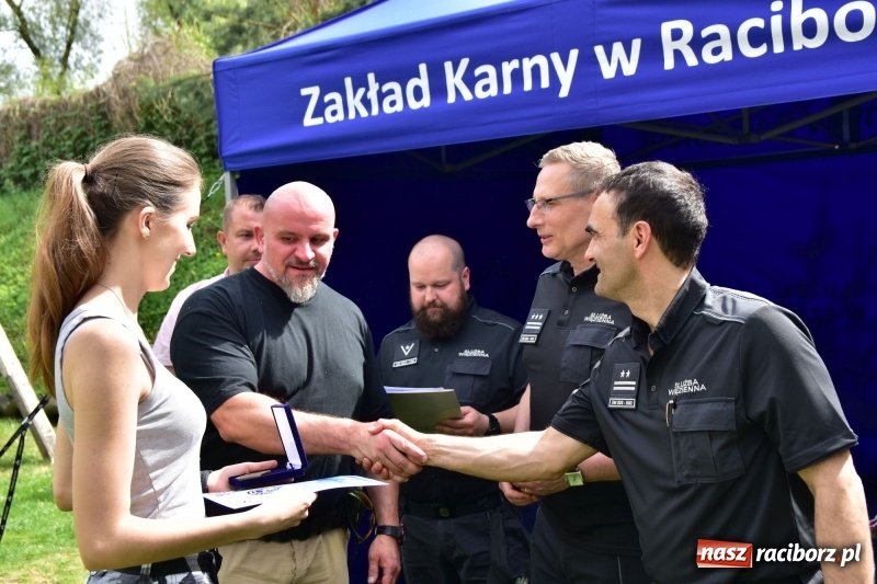 Zdjęcie w galerii na portalu naszraciborz.pl: Turniej strzelecki o puchar Dyrektora Zakładu Karnego w Raciborzu. Starosta lepszy od komendantów [FOTO i WIDEO] wiadomości z regionu