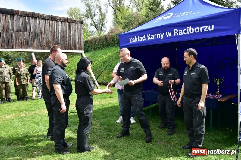 Zdjęcie w galerii na portalu naszraciborz.pl: Turniej strzelecki o puchar Dyrektora Zakładu Karnego w Raciborzu. Starosta lepszy od komendantów [FOTO i WIDEO] wiadomości z regionu