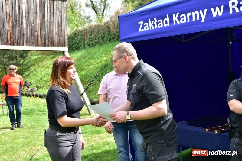 Zdjęcie w galerii na portalu naszraciborz.pl: Turniej strzelecki o puchar Dyrektora Zakładu Karnego w Raciborzu. Starosta lepszy od komendantów [FOTO i WIDEO] wiadomości z regionu