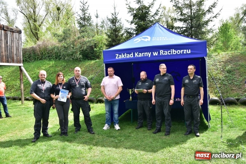Zdjęcie w galerii na portalu naszraciborz.pl: Turniej strzelecki o puchar Dyrektora Zakładu Karnego w Raciborzu. Starosta lepszy od komendantów [FOTO i WIDEO] wiadomości z regionu