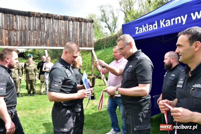 Zdjęcie w galerii na portalu naszraciborz.pl: Turniej strzelecki o puchar Dyrektora Zakładu Karnego w Raciborzu. Starosta lepszy od komendantów [FOTO i WIDEO] wiadomości z regionu