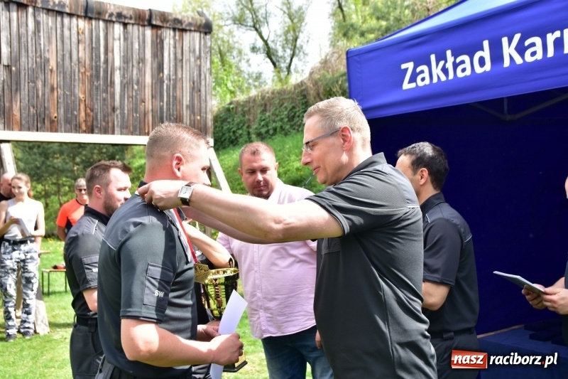 Zdjęcie w galerii na portalu naszraciborz.pl: Turniej strzelecki o puchar Dyrektora Zakładu Karnego w Raciborzu. Starosta lepszy od komendantów [FOTO i WIDEO] wiadomości z regionu