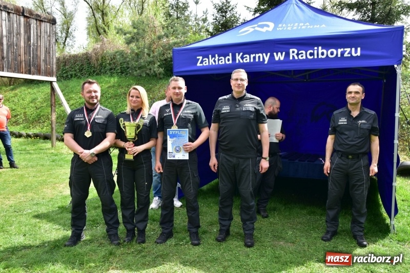 Zdjęcie w galerii na portalu naszraciborz.pl: Turniej strzelecki o puchar Dyrektora Zakładu Karnego w Raciborzu. Starosta lepszy od komendantów [FOTO i WIDEO] wiadomości z regionu