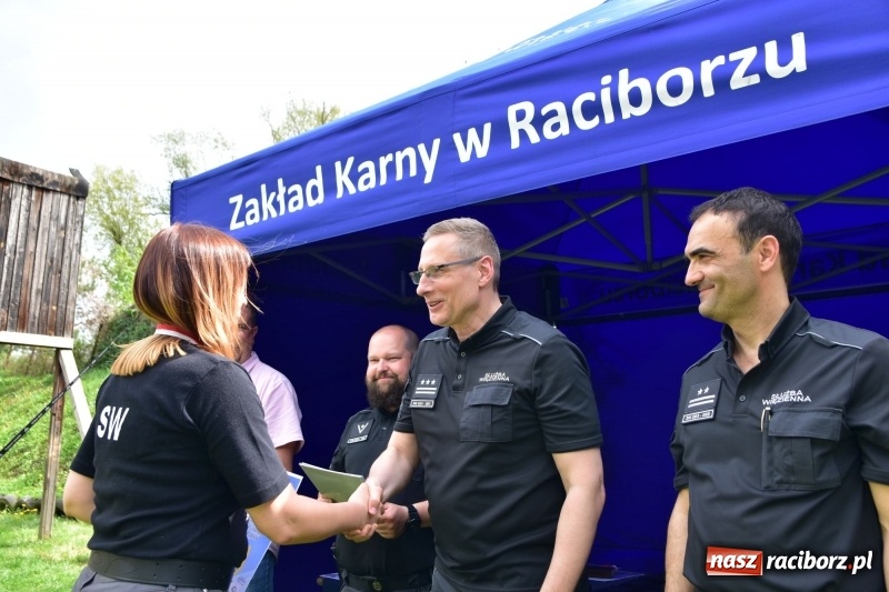 Zdjęcie w galerii na portalu naszraciborz.pl: Turniej strzelecki o puchar Dyrektora Zakładu Karnego w Raciborzu. Starosta lepszy od komendantów [FOTO i WIDEO] wiadomości z regionu