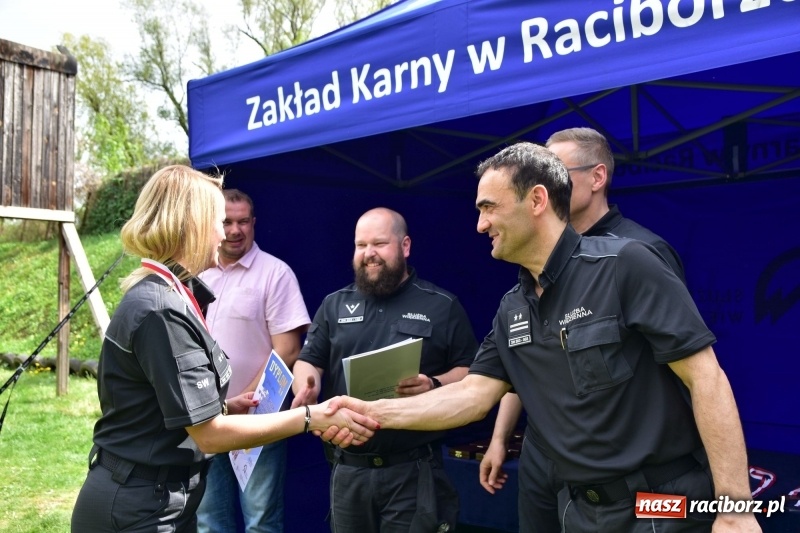 Zdjęcie w galerii na portalu naszraciborz.pl: Turniej strzelecki o puchar Dyrektora Zakładu Karnego w Raciborzu. Starosta lepszy od komendantów [FOTO i WIDEO] wiadomości z regionu