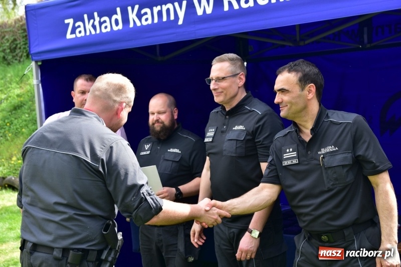 Zdjęcie w galerii na portalu naszraciborz.pl: Turniej strzelecki o puchar Dyrektora Zakładu Karnego w Raciborzu. Starosta lepszy od komendantów [FOTO i WIDEO] wiadomości z regionu
