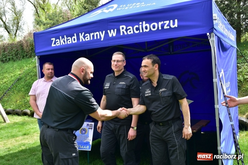 Zdjęcie w galerii na portalu naszraciborz.pl: Turniej strzelecki o puchar Dyrektora Zakładu Karnego w Raciborzu. Starosta lepszy od komendantów [FOTO i WIDEO] wiadomości z regionu