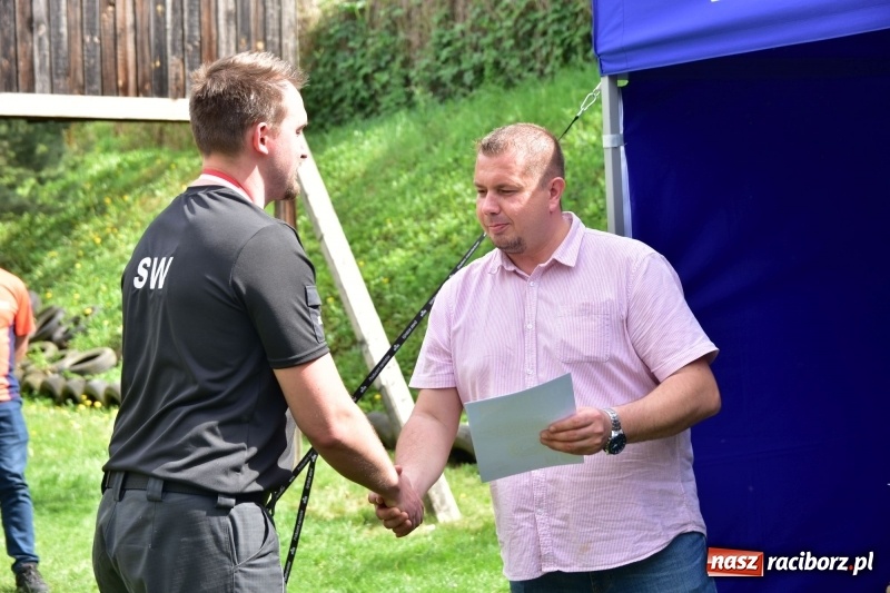 Zdjęcie w galerii na portalu naszraciborz.pl: Turniej strzelecki o puchar Dyrektora Zakładu Karnego w Raciborzu. Starosta lepszy od komendantów [FOTO i WIDEO] wiadomości z regionu