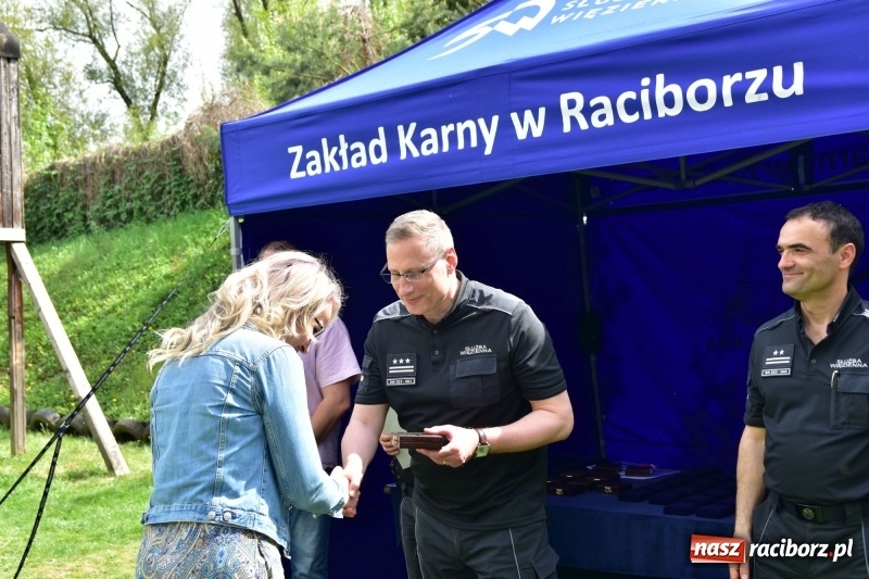 Zdjęcie w galerii na portalu naszraciborz.pl: Turniej strzelecki o puchar Dyrektora Zakładu Karnego w Raciborzu. Starosta lepszy od komendantów [FOTO i WIDEO] wiadomości z regionu