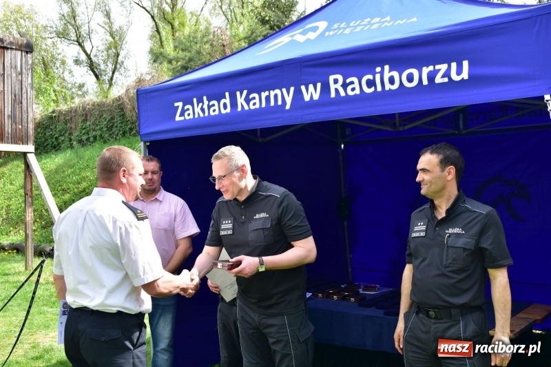 Zdjęcie w galerii na portalu naszraciborz.pl: Turniej strzelecki o puchar Dyrektora Zakładu Karnego w Raciborzu. Starosta lepszy od komendantów [FOTO i WIDEO] wiadomości z regionu