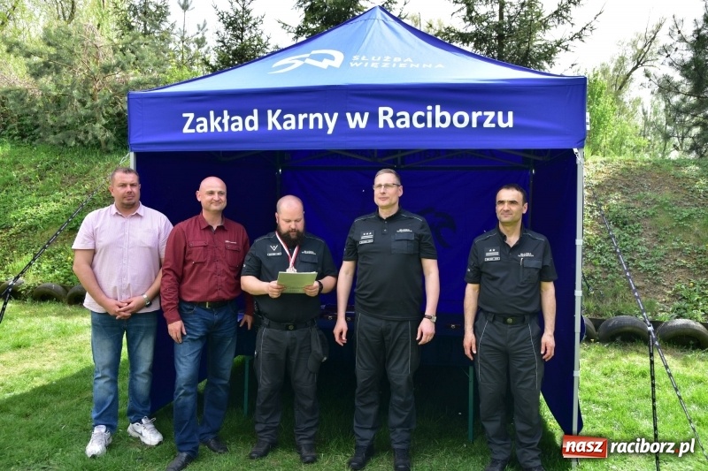 Zdjęcie w galerii na portalu naszraciborz.pl: Turniej strzelecki o puchar Dyrektora Zakładu Karnego w Raciborzu. Starosta lepszy od komendantów [FOTO i WIDEO] wiadomości z regionu