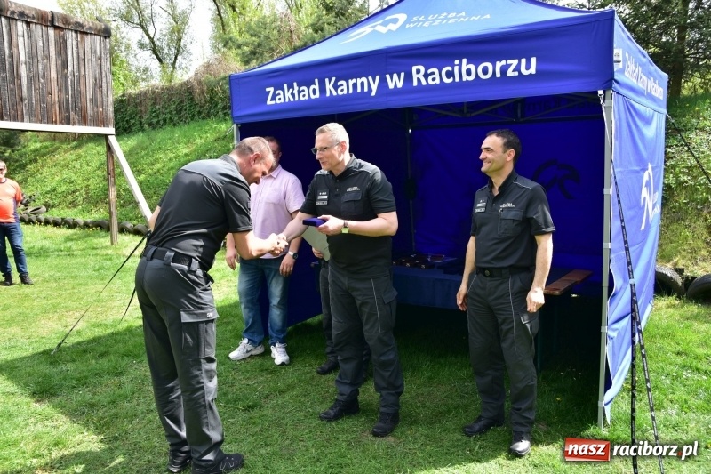 Zdjęcie w galerii na portalu naszraciborz.pl: Turniej strzelecki o puchar Dyrektora Zakładu Karnego w Raciborzu. Starosta lepszy od komendantów [FOTO i WIDEO] wiadomości z regionu