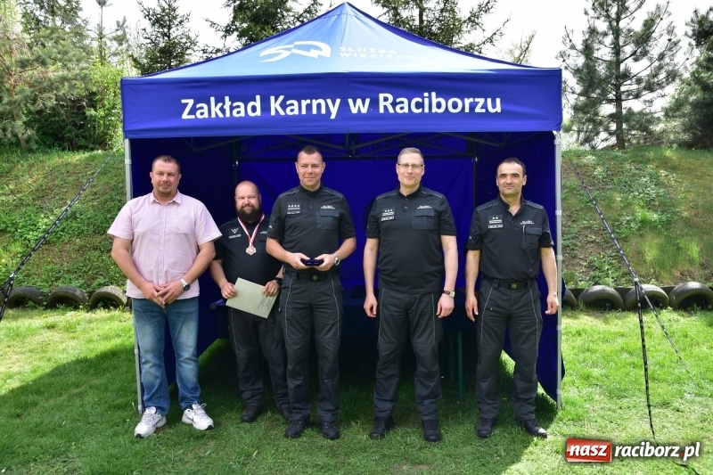 Zdjęcie w galerii na portalu naszraciborz.pl: Turniej strzelecki o puchar Dyrektora Zakładu Karnego w Raciborzu. Starosta lepszy od komendantów [FOTO i WIDEO] wiadomości z regionu