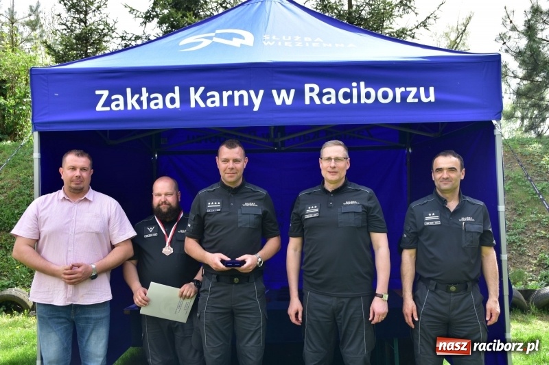 Zdjęcie w galerii na portalu naszraciborz.pl: Turniej strzelecki o puchar Dyrektora Zakładu Karnego w Raciborzu. Starosta lepszy od komendantów [FOTO i WIDEO] wiadomości z regionu