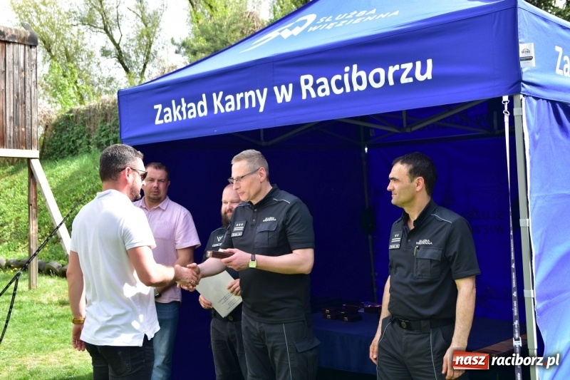 Zdjęcie w galerii na portalu naszraciborz.pl: Turniej strzelecki o puchar Dyrektora Zakładu Karnego w Raciborzu. Starosta lepszy od komendantów [FOTO i WIDEO] wiadomości z regionu