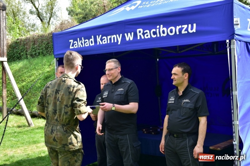 Zdjęcie w galerii na portalu naszraciborz.pl: Turniej strzelecki o puchar Dyrektora Zakładu Karnego w Raciborzu. Starosta lepszy od komendantów [FOTO i WIDEO] wiadomości z regionu
