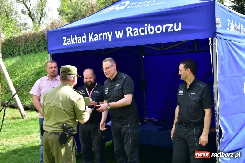 Zdjęcie w galerii na portalu naszraciborz.pl: Turniej strzelecki o puchar Dyrektora Zakładu Karnego w Raciborzu. Starosta lepszy od komendantów [FOTO i WIDEO] wiadomości z regionu