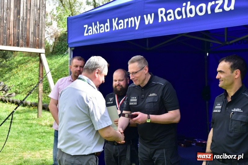 Zdjęcie w galerii na portalu naszraciborz.pl: Turniej strzelecki o puchar Dyrektora Zakładu Karnego w Raciborzu. Starosta lepszy od komendantów [FOTO i WIDEO] wiadomości z regionu